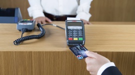 SIX Payment obsłużył 1,315 miliarda transakcji kartami płatniczymi w 2014 roku BIZNES, Finanse - SIX Payment Services w 2014 roku odnotował wzrost liczby transakcji online oraz stały wzrost liczby transakcji w punktach sprzedaży (POS) przy użyciu kart kredytowych i debetowych.