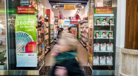 Vivus podbija kolejną część rynku BIZNES, Finanse - Vivus Finance nawiązał współpracę z międzynarodową grupą Lagardere Travel Retail. Dzięki temu jego pożyczki dostępne są w sieci sklepów i salonów prasowych tego operatora. Tym samym, sieć sprzedaży stacjonarnej Vivusa, to już ponad 5 000 punktów.