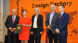 PKO Finat wspiera innowacyjnych studentów Politechniki Warszawskiej BIZNES, Finanse - PKO Finat podpisał umowę partnerską z Politechniką Warszawską podczas oficjalnego otwarcia Warsaw Design Factory.