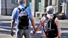 8 sposobów na dodatkowe pieniądze na emeryturze BIZNES, Finanse - Polskie emerytury są jednymi z najniższych w Europie. Na dodatek rośnie liczba osób pobierających świadczenia minimalne. Jak dorobić do emerytury?
