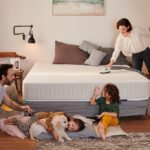 Naskórek, pot, mikroorganizmy i odchody roztoczy – jak skutecznie czyścić meble tapicerowane i materac łóżka dla odpoczynku i dobrego snu alergika